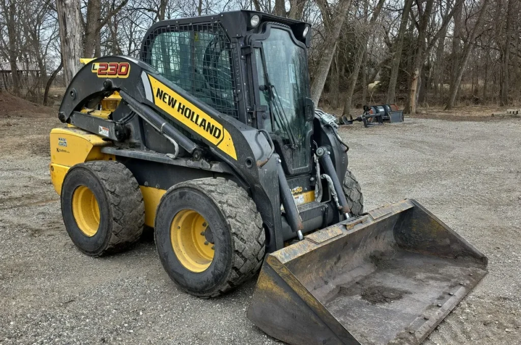 2013 New Holland L230
