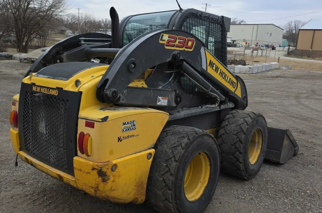 2013 New Holland L230